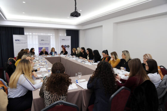 Prishtinë: Tryeza për fuqizimin e grupit të grave deputete përmes bashkëpunimit rajonal